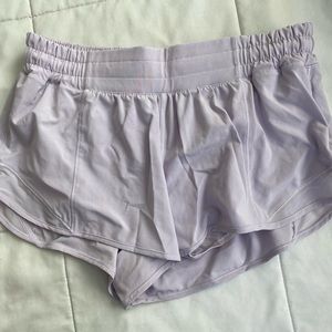 Lululemon Hotty Hot 2.5” Low-Rise Short